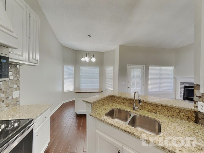 Foto del edificio - 843 Magic Cove Ln