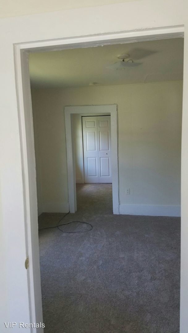 Building Photo - 2 br, 1 bath House - 111 5th St