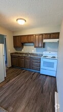 Building Photo - Oakview