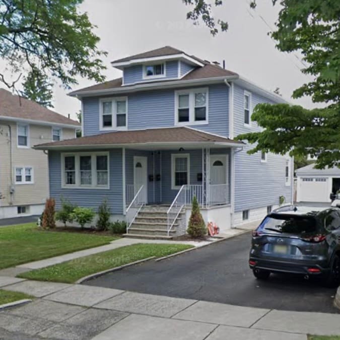 Primary Photo - 235 Lawrence Ave