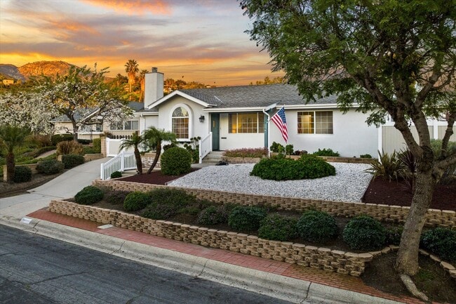 Building Photo - 236 Vista De La Cumbre