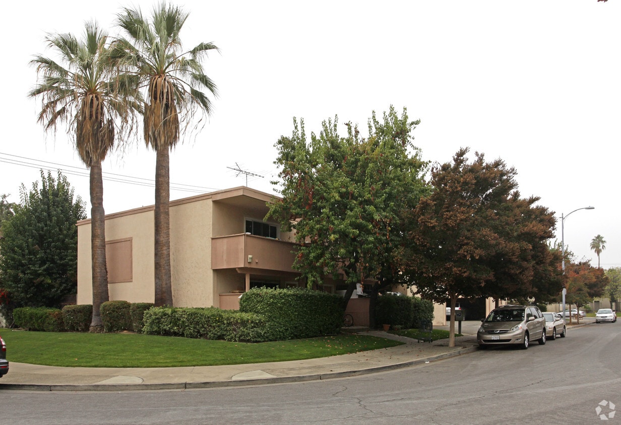 Primary Photo - 20650 Park Cir