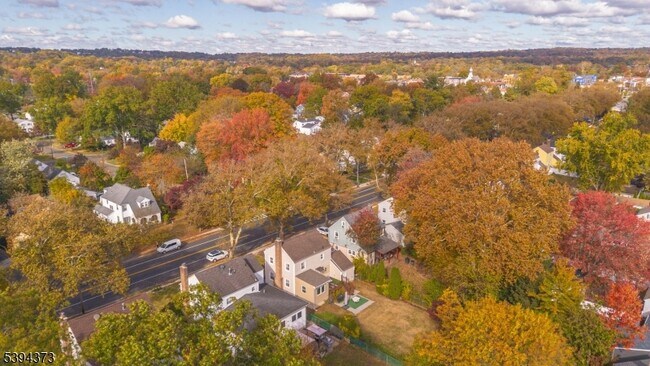 Building Photo - 125 Meisel Ave