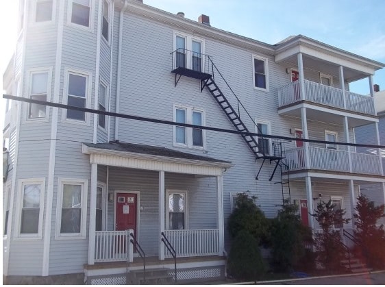 Building Photo - 178-180 Railroad St