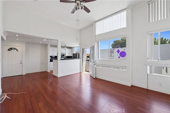 Foto del edificio - 6042 Barton Ave