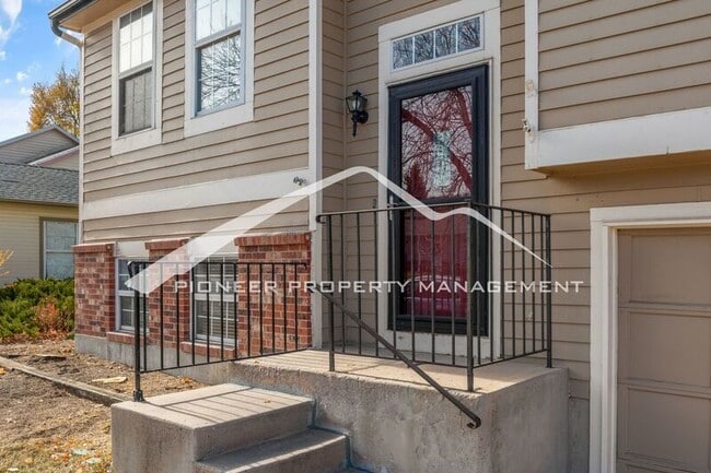 Building Photo - 6590 Montarbor Dr