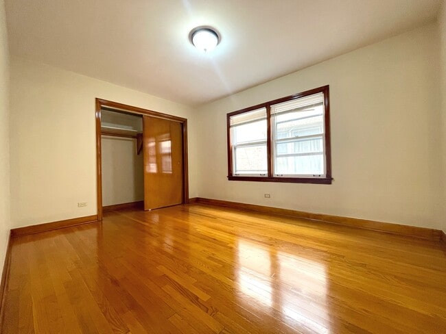Building Photo - 5127 N Springfield Ave