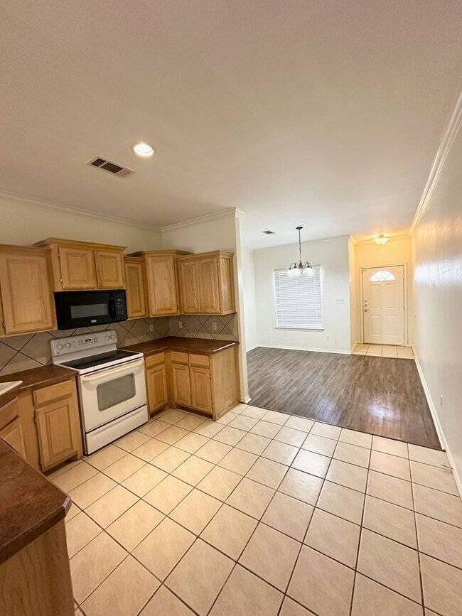 Building Photo - Duplex for Rent 3/2 in Midland Texas