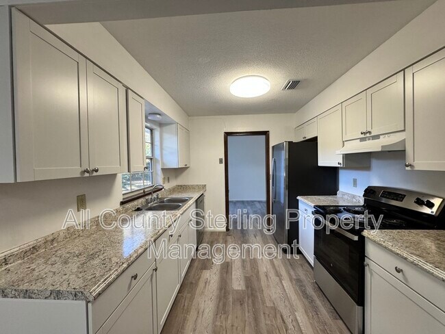 Foto del edificio - 4100 NW 48 Pl