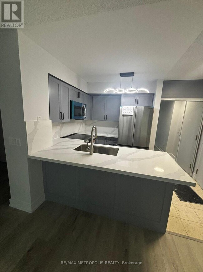 Building Photo - 30 Grand Trunk Crescent