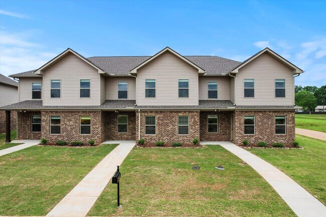 Building Photo - 16129 Cohen Dr