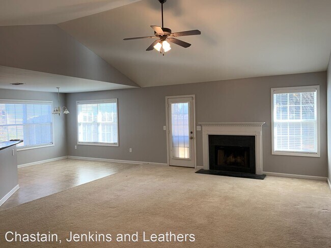 Building Photo - 3 br, 2 bath House - 245 Tall Pine Lane