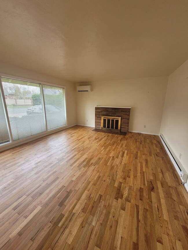 Photo - Charming 3BD/1BA located within walking distance to Friendly/College Hill neighborhood Market of ... House