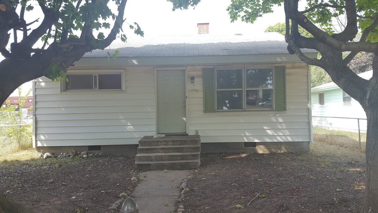 Primary Photo - 2324 25th Ave