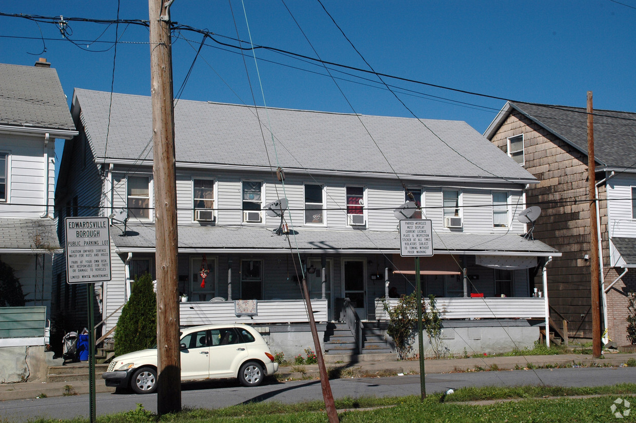 Building Photo - 7-13 Plymouth St