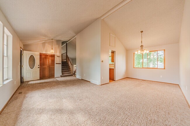 Foto del edificio - Lovely tri-level home in Aurora!
