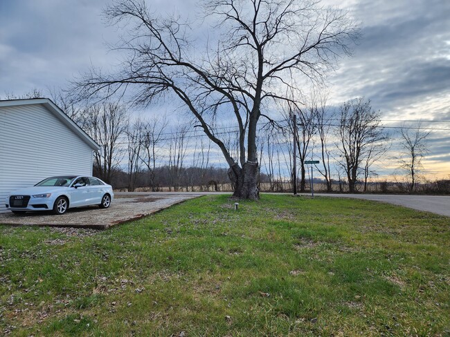 Side yard - 5170 Fairfield Beach Rd NE