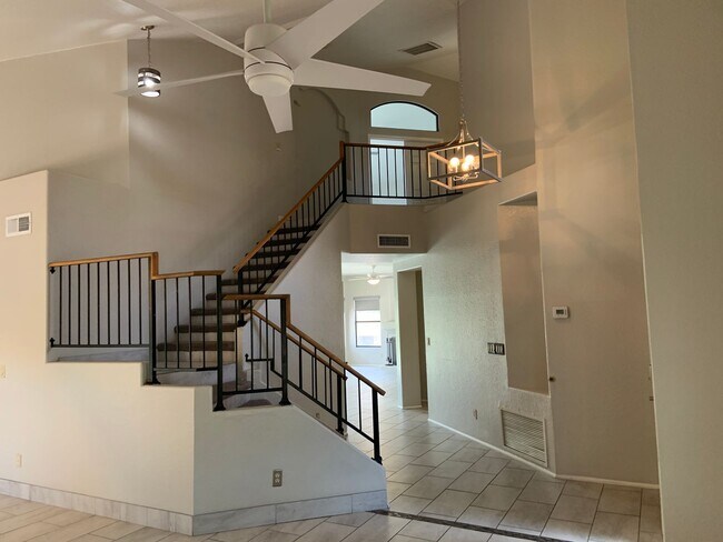 Foto del edificio - Gorgeous 4 Bedroom w/ Pool