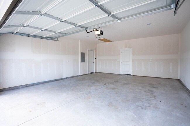Building Photo - Brand new 3 bedroom home - Mt.Vernon