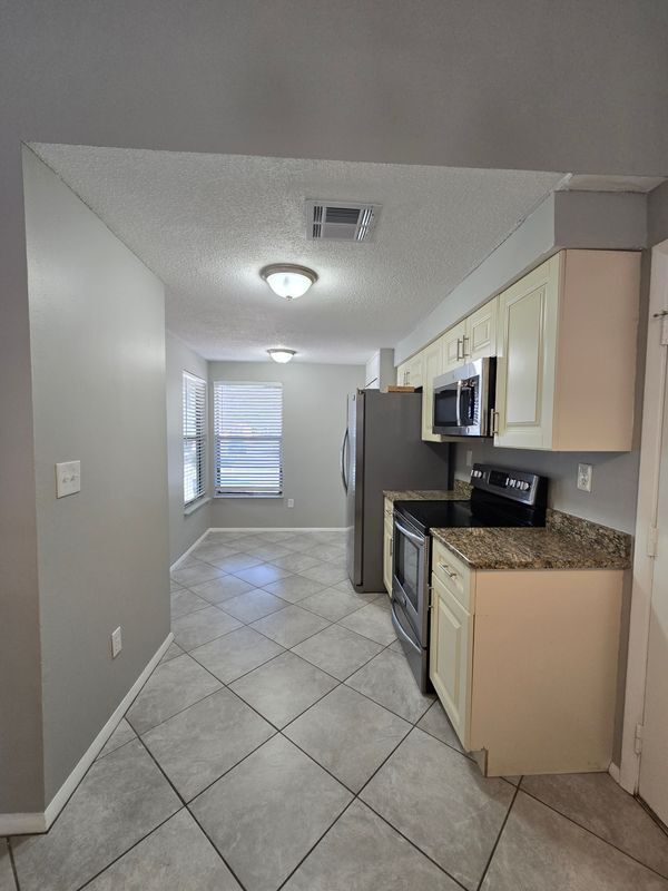 Foto del edificio - 787 Arthurs Ct