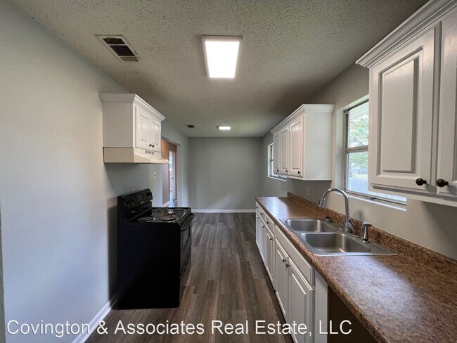 Building Photo - 3 br, 2 bath House - 32948 Percy Young