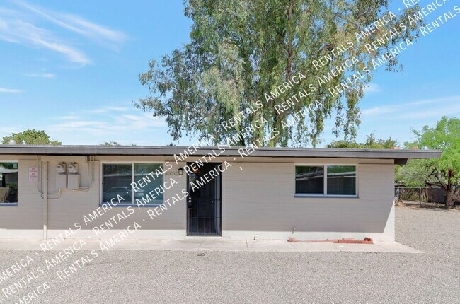 Foto del edificio - 3054 N Sparkman Blvd