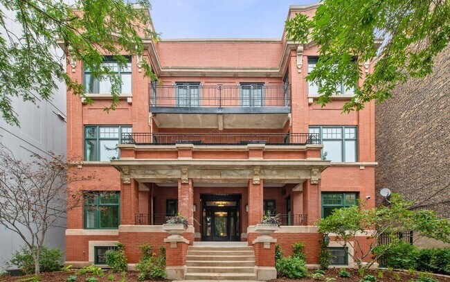 Foto del edificio - 544 W Wellington Ave