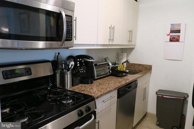 Foto del edificio - 219-29 S 18th St