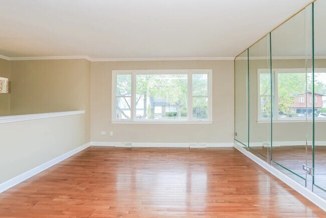 Foto del edificio - 22463 Imperial Dr