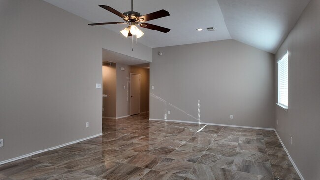 Foto del edificio - 23919 Clipper Hill Ln