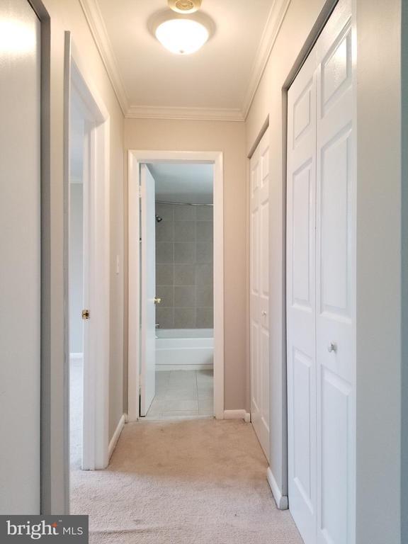 Building Photo - 1543 Colonial Dr