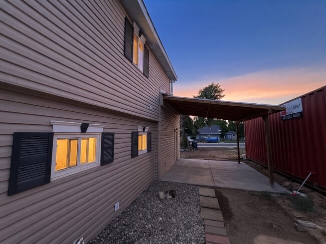 Building Photo - 110 E 300 S