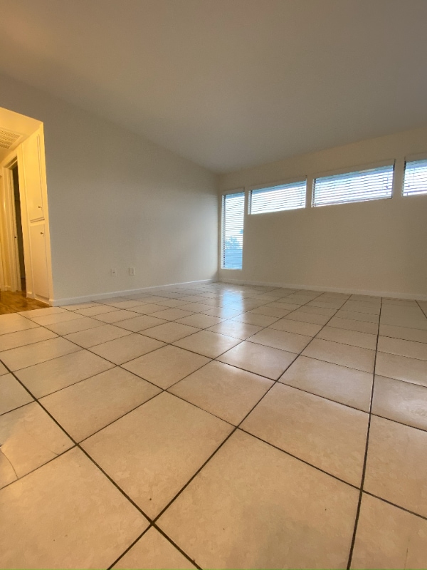 Building Photo - 4400 Parkwood Ct