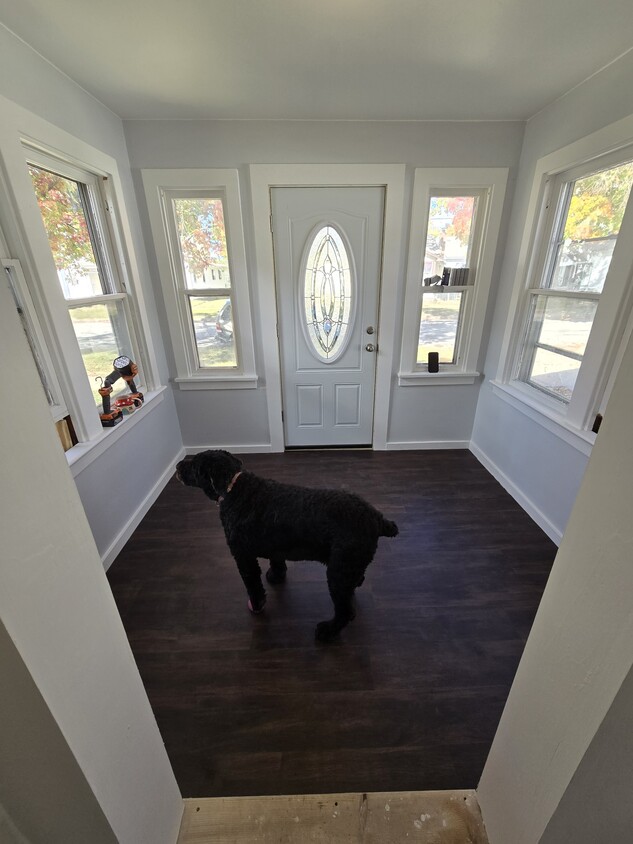Vestibule - 1473 Montgomery Ave