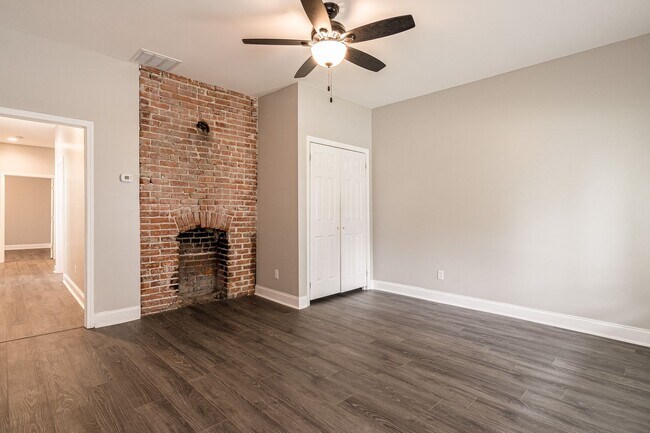 Foto del edificio - 806 Longfield Ave