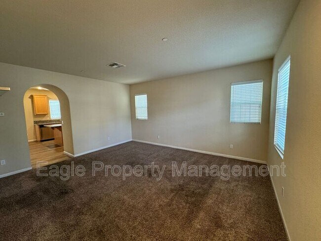 Building Photo - 230 Maidenbrook Ln
