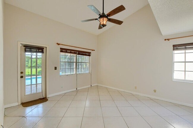 Building Photo - 22552 Middletown Dr