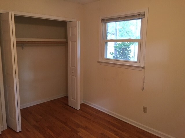 Foto del edificio - 216 Lacustrian Ln