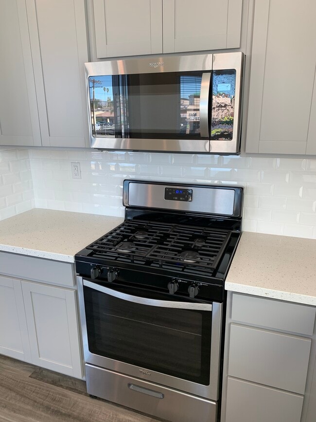 Foto del edificio - 18451 Mural Pl