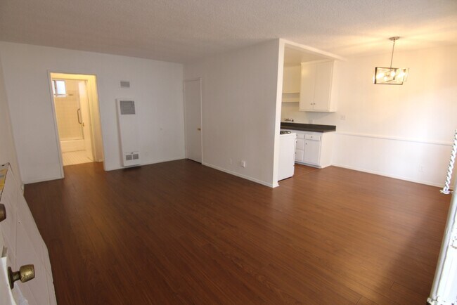 Foto del edificio - 1010 N Orange Grove Ave