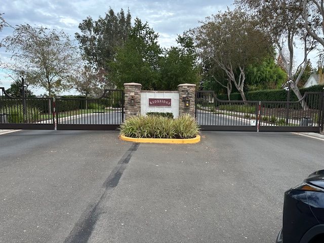 Foto del edificio - 2744 Redbridge Rd