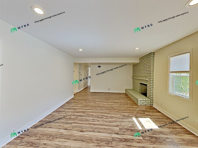 Building Photo - 4910 Elmwood Dr