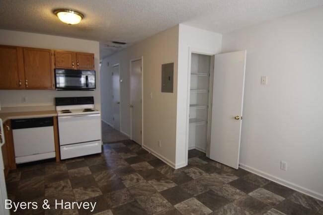 Building Photo - 3300 Royster Ln