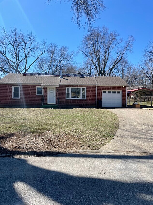 1420 SW Highway Lane Cir, Lees Summit, MO 64081 House Rental in Lees
