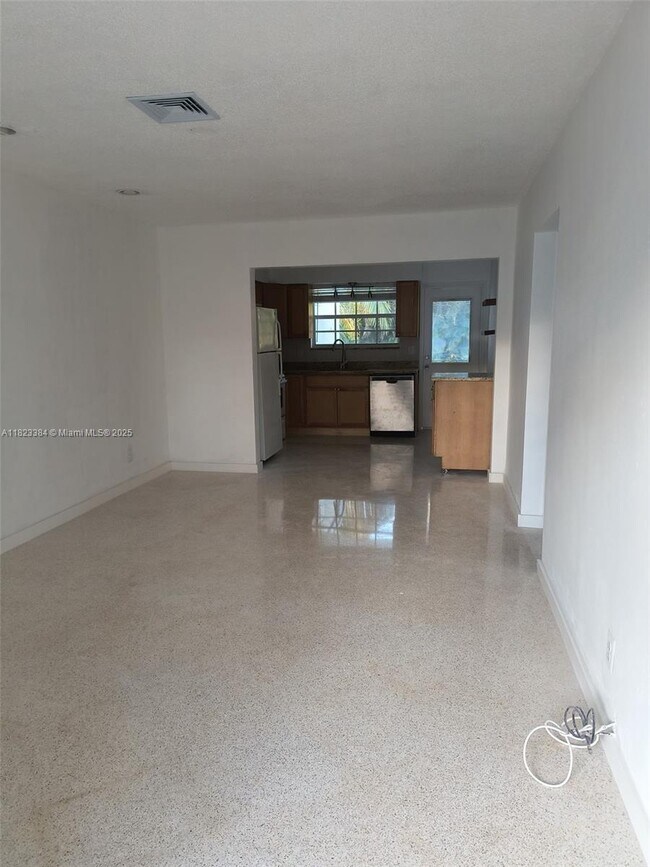 Foto del edificio - 4900 SW 28th Terrace