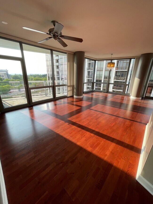 Foto del edificio - 1235 S Prairie Ave