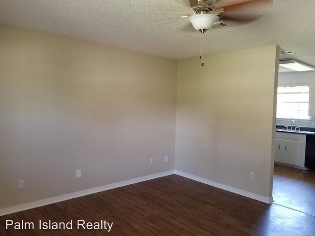 Building Photo - 4804 Tradewinds Dr