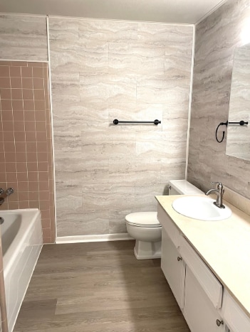 Building Photo - 6373 Ivanhoe Ln