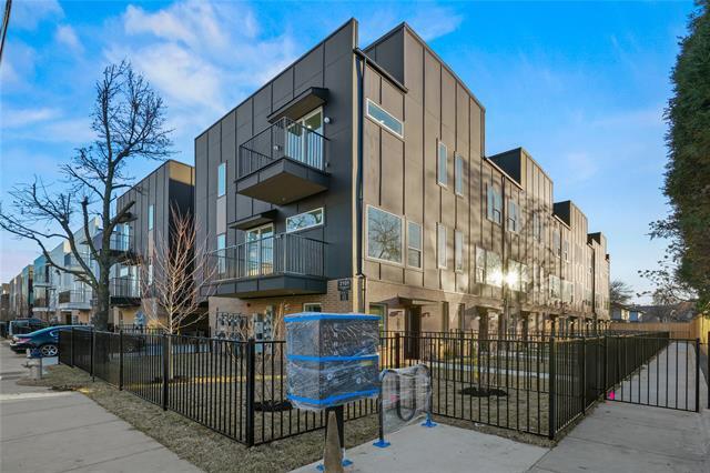 Foto del edificio - 2031 N Prairie Ave