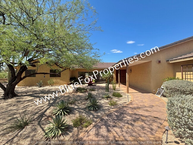 Building Photo - 4340 E Cerrada Del Charro